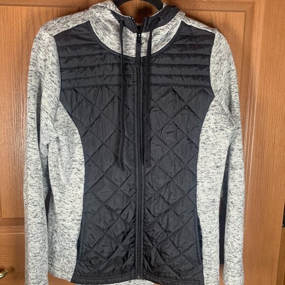 St John’s Bay Active Women’s Quilted Pattern with Hoodie jacket - Picture 1 of 4
